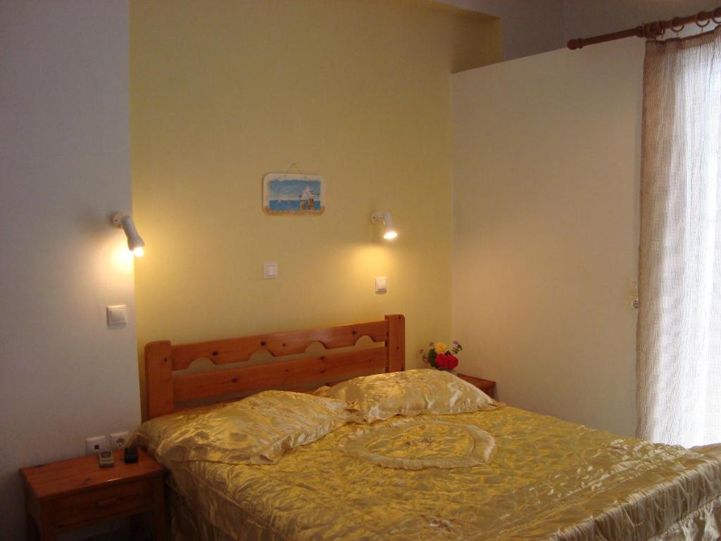 Vakhos Hotel Naxos City Room photo